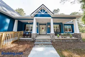 Luxury Lakefront Getaway Near Atlanta and Perfect for FIFA Visitors - Image 2