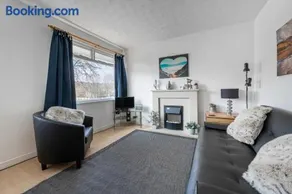 Highland Chalet Retreat With River Views - Image 2