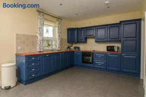 20 village square Glaslough - Image 4