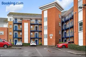 2 Bedroom Flat with River View - Image 3