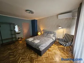 Apartment Home - Image 4