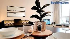 Fabulous studio apartment with aircon, parking and terrace ocean view - Image 4