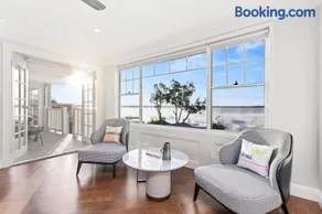 Luxury Waterfront Holiday Home - Image 3