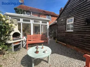 Village cottage with garden near Oxford family friendly - Image 2