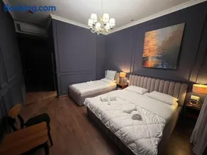 Amo's Hotel - Image 3