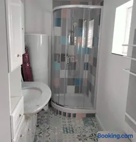 Petite maison avec cour - Image 4