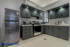 Layali Properties - Spacious 3BR Penthouse - Convention and Exhibition Center - Image 2