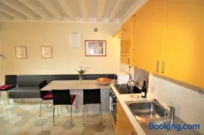 New central and spacious - Image 3