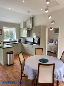 Hazelnut Lodge - Image 2