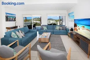 Stylish Beachside Holiday Penthouse - Image 2