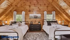 Trails End-Sauna, Hot Tub, FirePit, Arcade, Luxury - Image 2