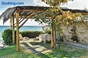 Azure Coast Seafront Retreat - Image 2