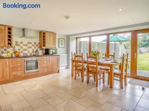3 Bed in Newport oc-74209 - Image 3