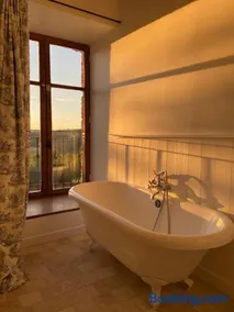 Hameau Arranceau, a large quiet cottage with a view - Image 2