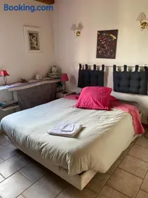 Chez Claire - Image 1