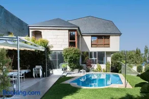 Villa El Castañal con Piscina Privada - Image 3