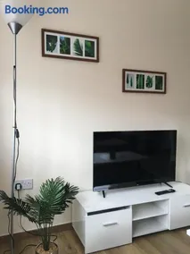 Modern 1 bedroom flat perfect for match or city break - Image 4
