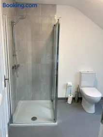 Lir Lodge - Image 5