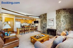 Cozy Slopeside Condo - Image 4