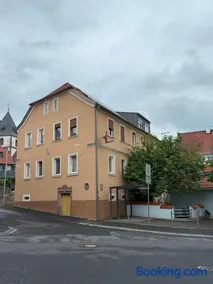 1 bedroom with private bathroom & Kitchenette - Image 1