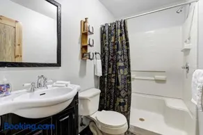 Woodland Cabin Getaway - Image 4