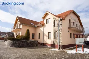 Camere de închiriat Hătuica - Image 1