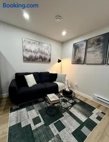 1BR Cozy Luxury Modern in Regina East Wifi and Parking - Image 3