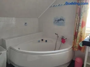 maison au bord du bois toute équipée avec jaccuzzi - Image 2