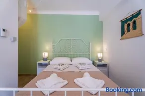 Aloni Stone Studio with Private Parking - Image 2