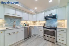 Beach House Condominiums D102 - Beachfront with Pool, Wi-Fi, & Beach Service - Image 3
