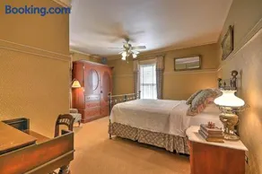 The Russell Room at The Historic Eureka Inn and Event Center - Image 1