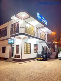 Hotel Caveri Inn - Image 1