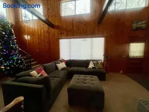 Cozy Waterfront Cottage - Image 2