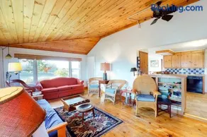 Bayfront house on Port Clyde Harbor with views, hot tub, beach access - Image 2