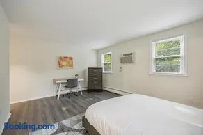 Pine Brook 120 I Pool Gym I Free Parking ! - Image 3