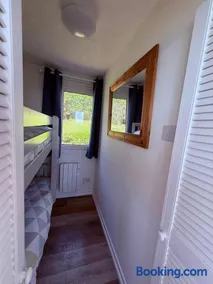 Lovely chalet with uninterrupted sea views - Image 2