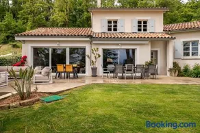La Villa Moursoise 4 Etoiles - Image 2
