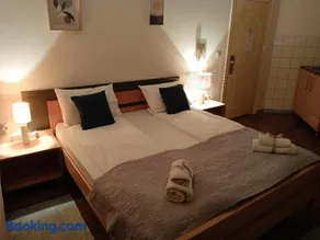 Magellan Apartments - Image 1