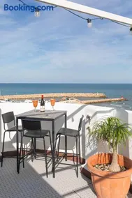 Seaview Apartment N12 - Image 1