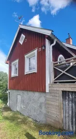 The Red Mini Cottage - Image 2
