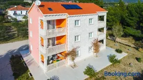 Apartments Viktoria - Image 1