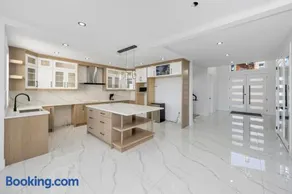 Luxury Home - Image 3