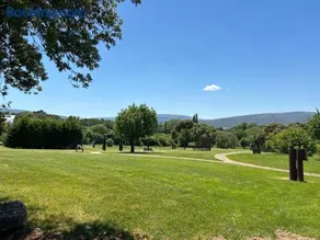 casa rural de un artista en plena naturaleza piscina y parque de esculturas en villarcayo - Image 2