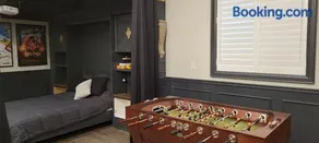 Modern Loft with Immersive Theatre Experience - Image 2
