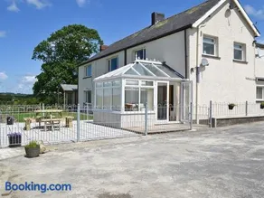 Cob Cottage - Image 1