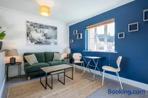 Superb 2BR 2Bath with parking - Image 3