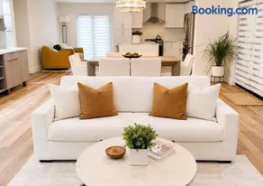 Luxe Miami Lakes Retreat Near Hard Rock Stadium - Image 4