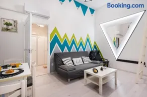 Triangle Apartment - FREE PARKING! - Image 3
