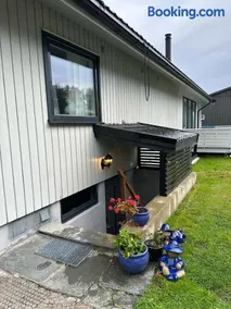 Nyoppusset og romslig leilighet med 6 soveplasser i et familievennlig område - Image 4