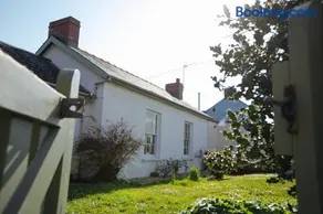 May Tree Cottage Manorbier 5 mins from the beach Sleeps 4 - Image 2